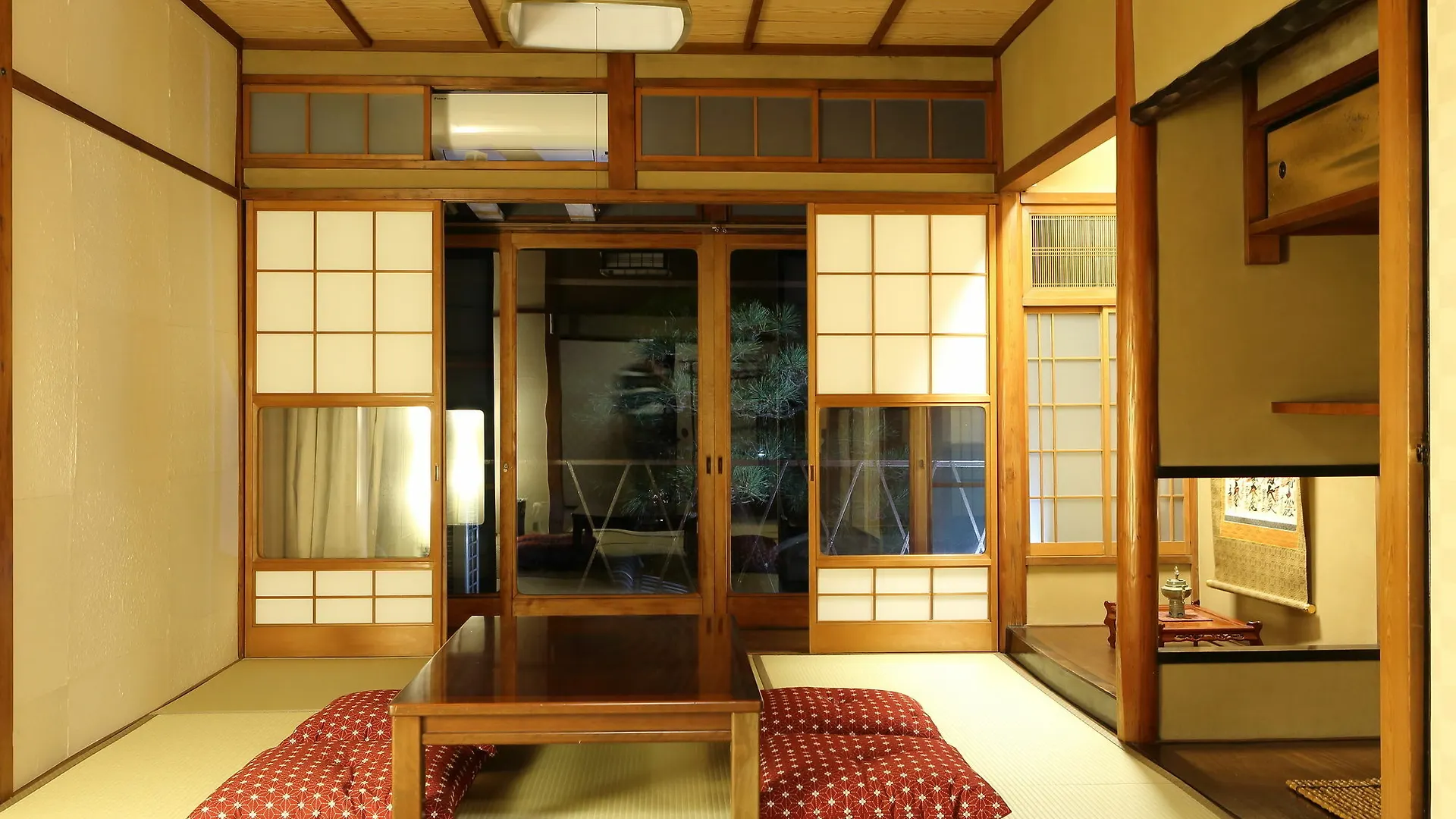 Kyoto Nijo Ohan 0*,  اليابان