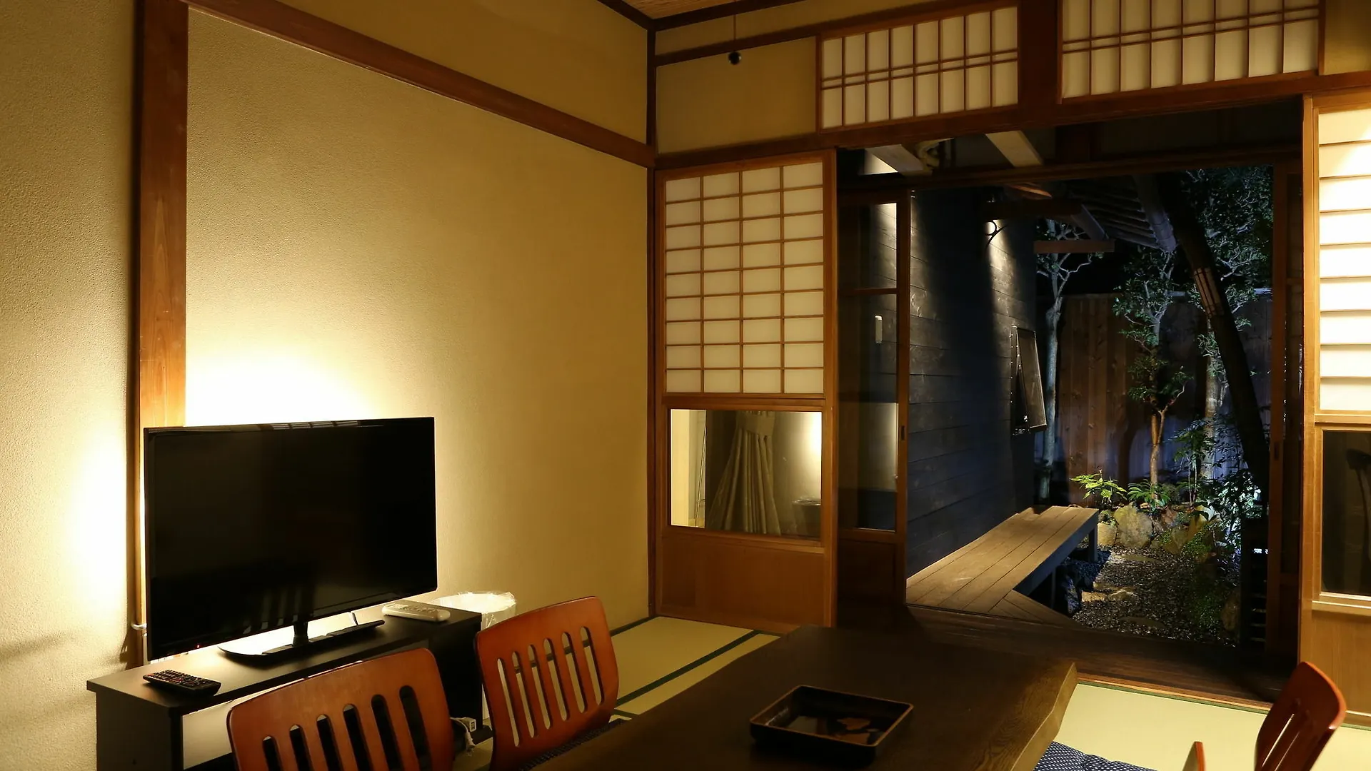 اتصالات Kyoto Nijo Ohan 